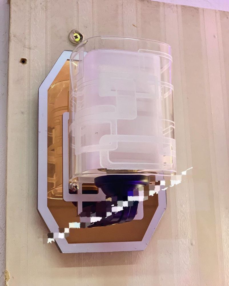 Gold-Plated Wall Bracket