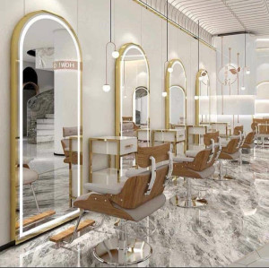 Gold-framed arched full-legth Led-lighted mirror