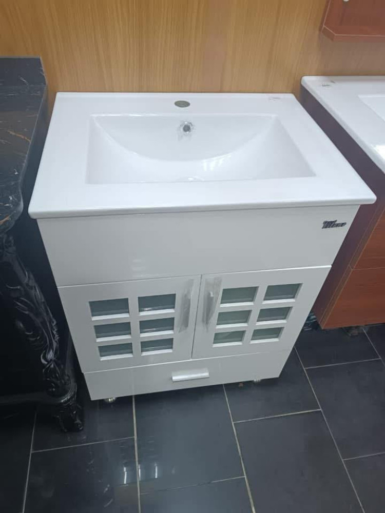 White Floor-standing Bathroom vanity
