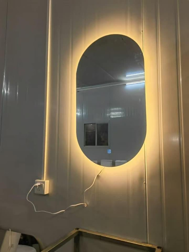 Oval-shaped Led-lighted Bathroom Mirror