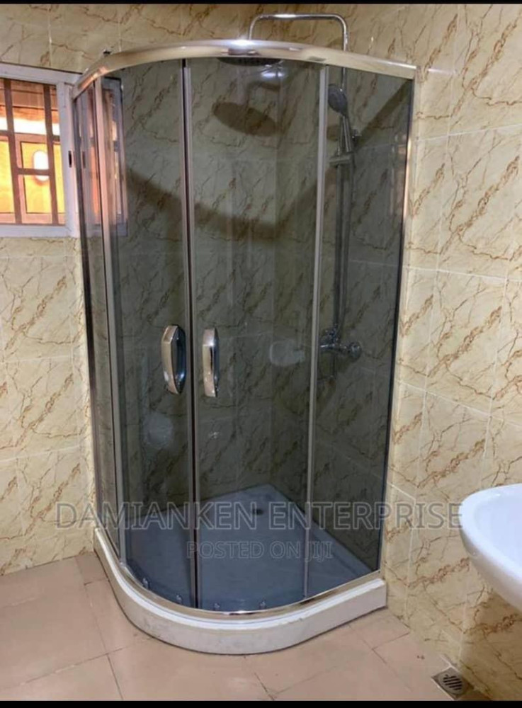 Corner Standing Jacuzzi