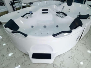 Corner Luxury Jacuzzi