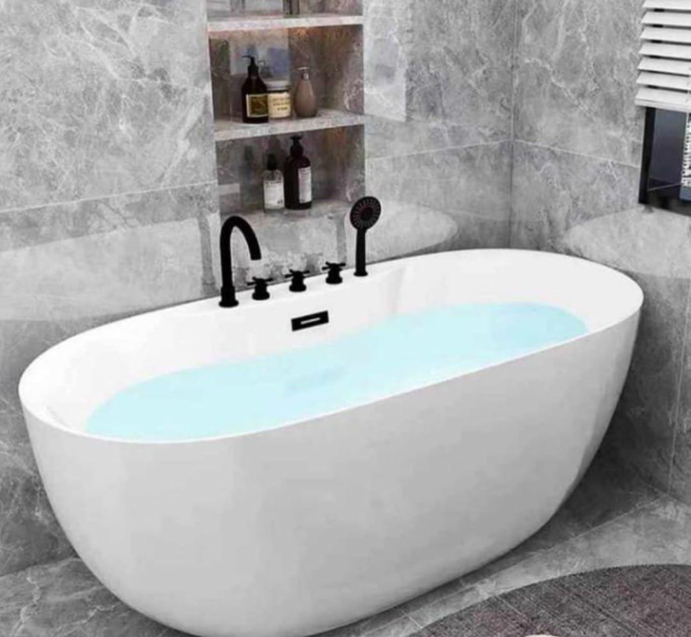 Freestanding Oval Bathtub