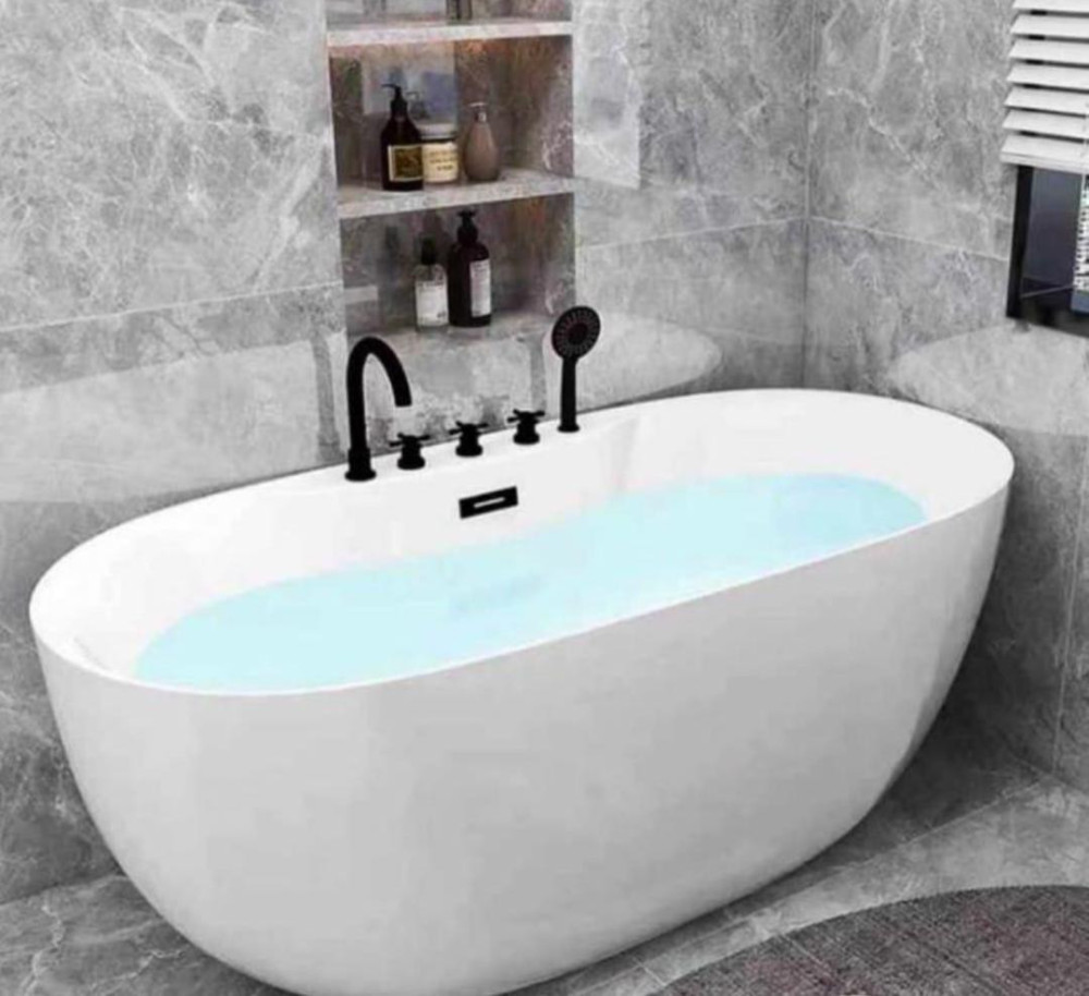 Freestanding Oval Bathtub