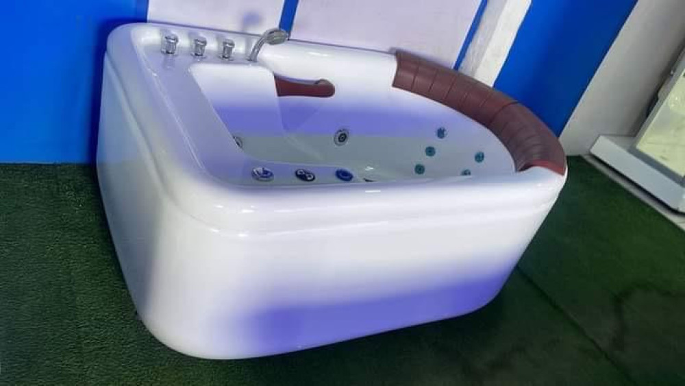 Luxury Spa Bathtub