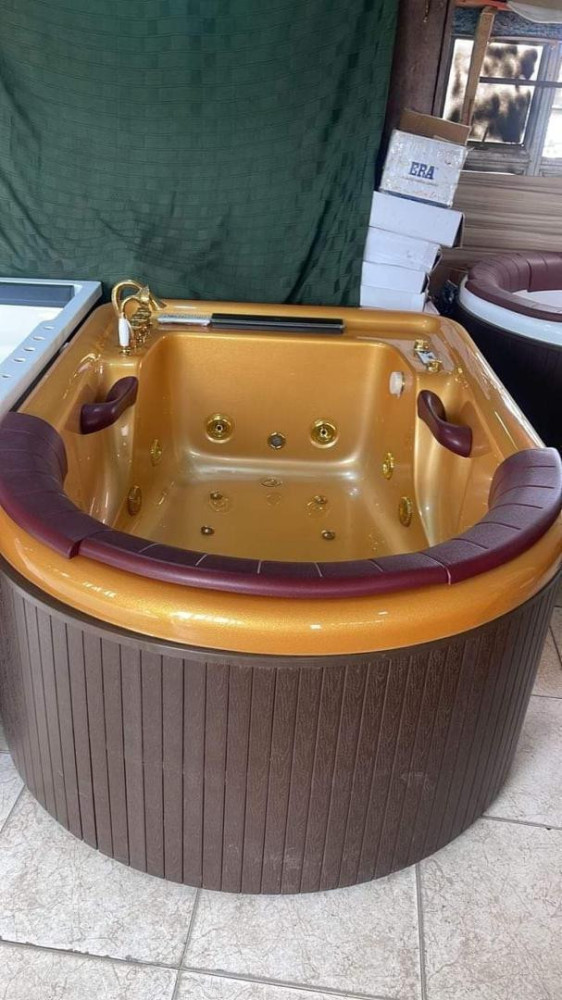 Luxury Spa Bathtub