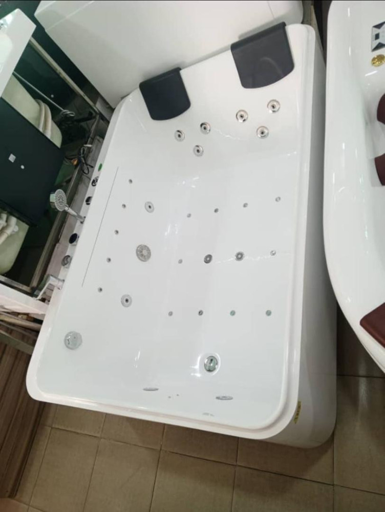 Modern Acrylic Bathtub