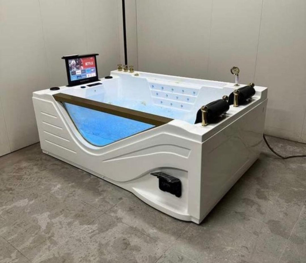 Modern Acrylic Bathtub