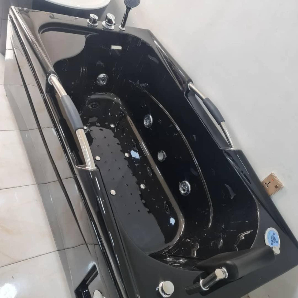 Modern Acrylic Bathtub