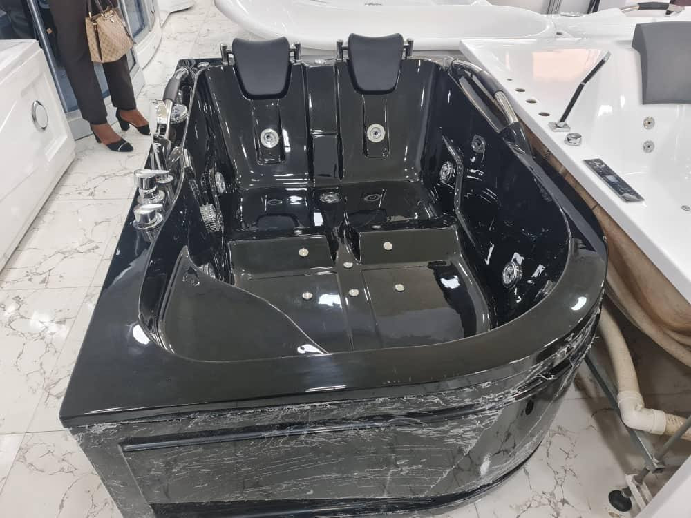 Modern Acrylic Bathtub