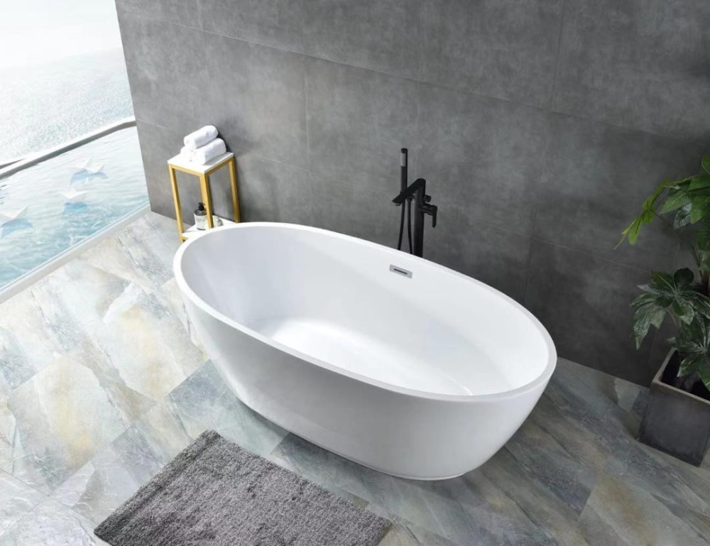 Deep Soaking Bathtub
