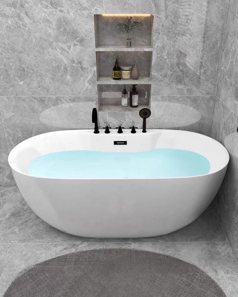 Deep Soaking Bathtub