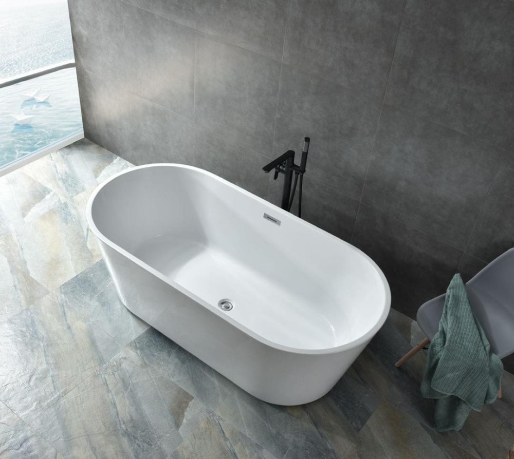 Deep Soaking Bathtub