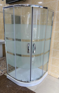 Quadrant shower cubicle