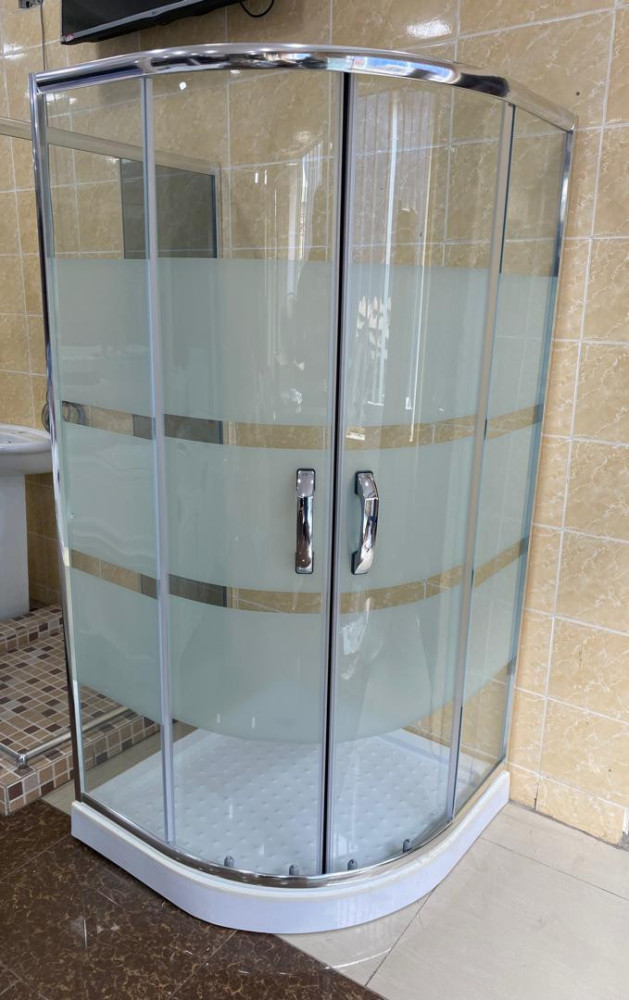 Quadrant shower cubicle