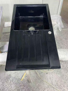 Black Kitchen Sink
