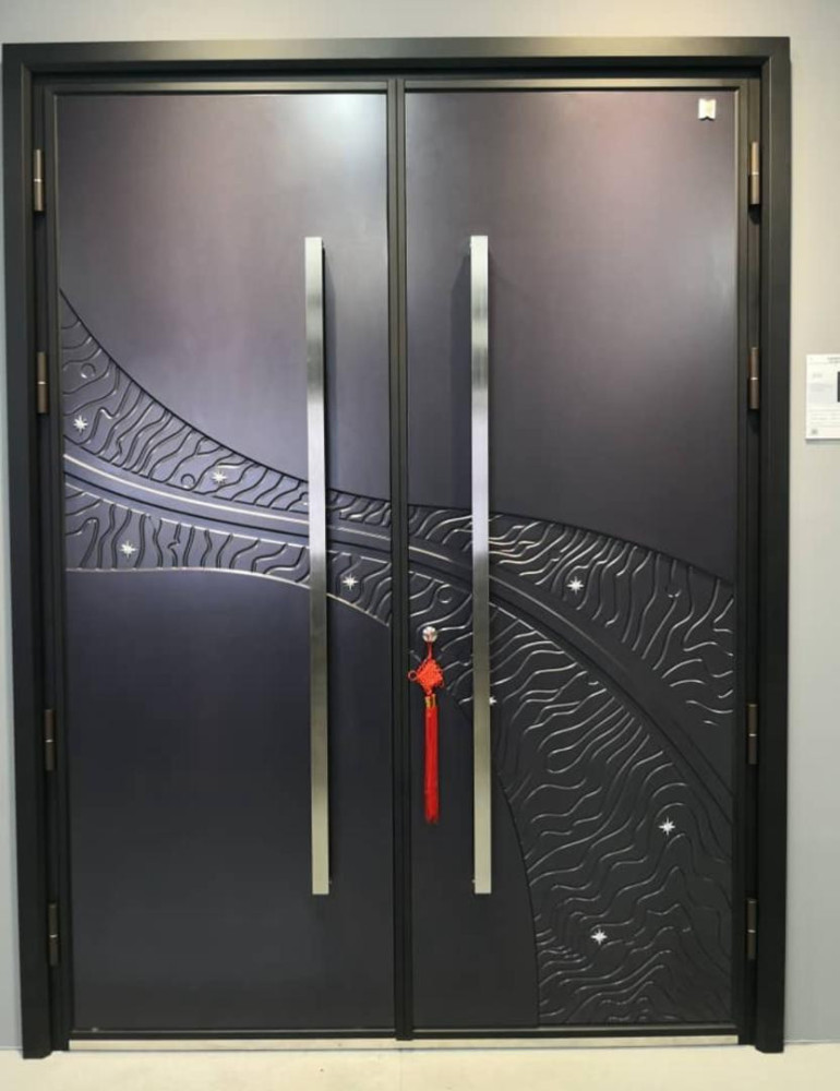 Dual-Tone Security Door