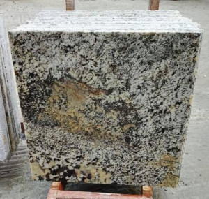 Sucuri Brown Granite Tile