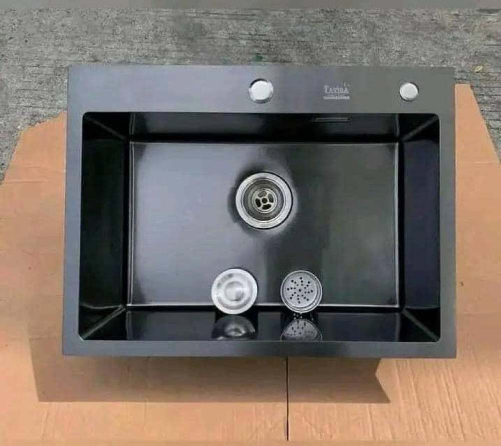 Chef-grade kitchen sink